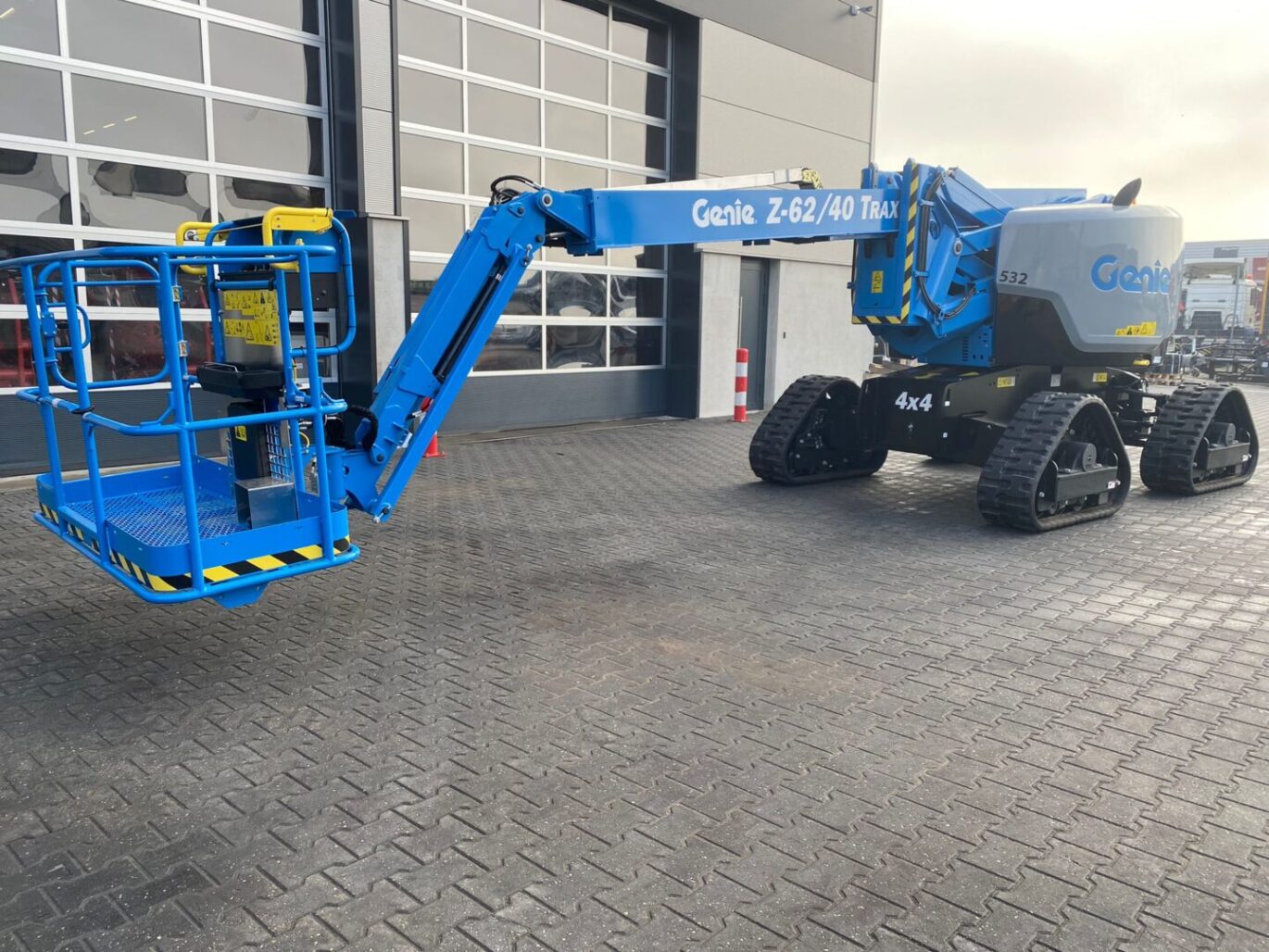 Knikarmhoogwerker huren